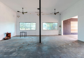 180 Sqm Retail Space For Rent - Sala Kamreuk, Siem Reap thumbnail