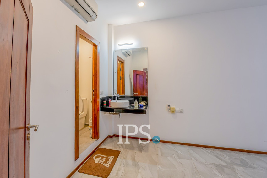 Renovated 3 Bedroom Apartment For Rent - Beoung Raing, Phnom Penh