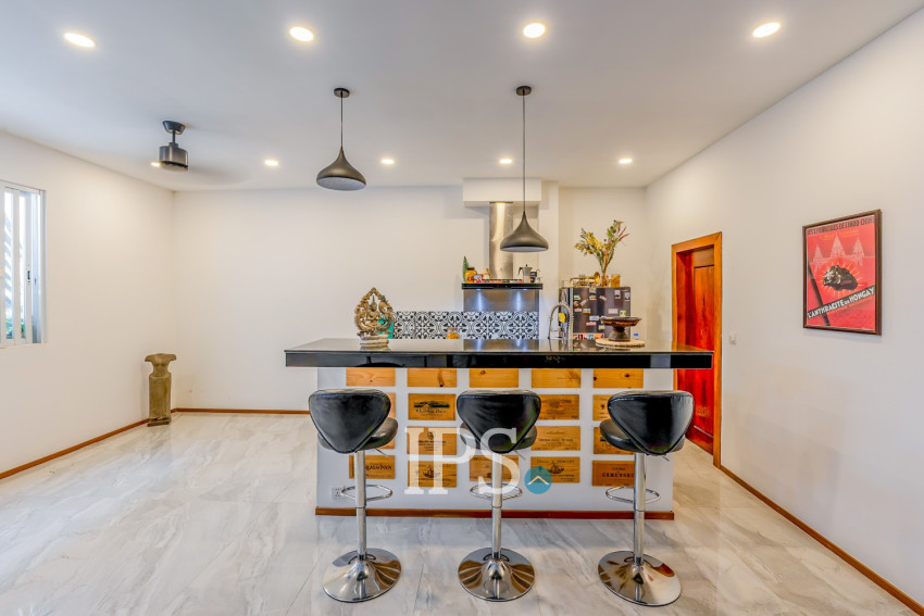 Renovated 3 Bedroom Apartment For Rent - Beoung Raing, Phnom Penh