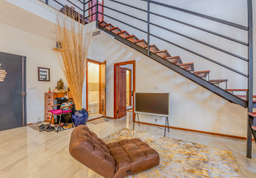 Renovated 3 Bedroom Apartment For Rent - Beoung Raing, Phnom Penh thumbnail