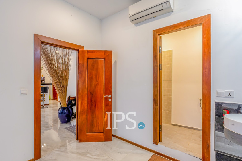 Renovated 3 Bedroom Apartment For Rent - Beoung Raing, Phnom Penh