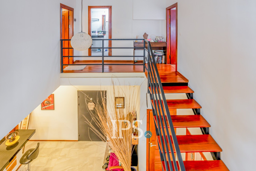 Renovated 3 Bedroom Apartment For Rent - Beoung Raing, Phnom Penh