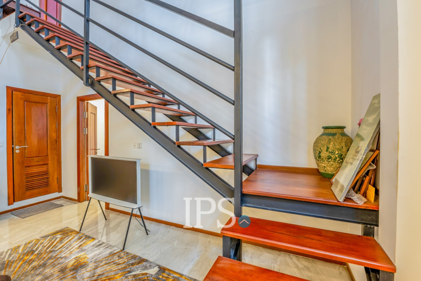 Renovated 3 Bedroom Apartment For Rent - Beoung Raing, Phnom Penh