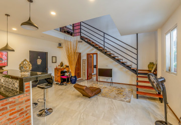 Renovated 3 Bedroom Apartment For Rent - Beoung Raing, Phnom Penh thumbnail