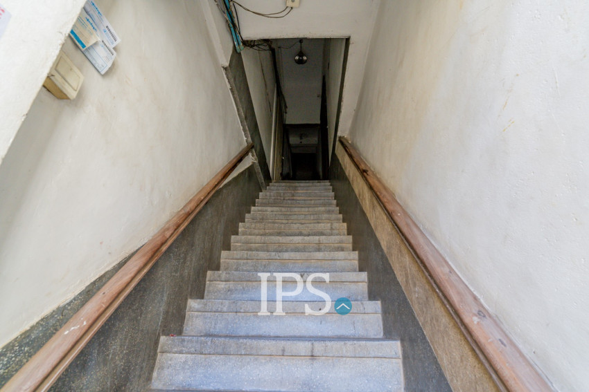 Renovated 3 Bedroom Apartment For Rent - Beoung Raing, Phnom Penh