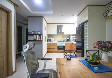 1 Bedroom Condo For rent - De Castle Royal, BKK1, Phnom Penh thumbnail