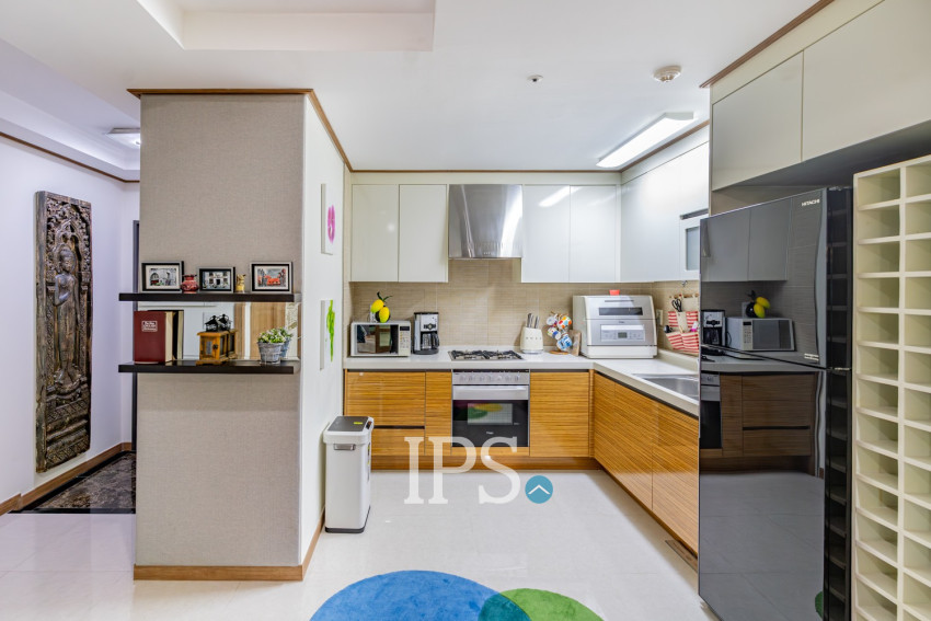 1 Bedroom Condo For Rent - De Castle Royal, BKK1, Phnom Penh