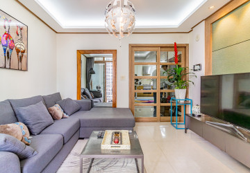 1 Bedroom Condo For Rent - De Castle Royal, BKK1, Phnom Penh thumbnail