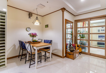 1 Bedroom Condo For Rent - De Castle Royal, BKK1, Phnom Penh thumbnail