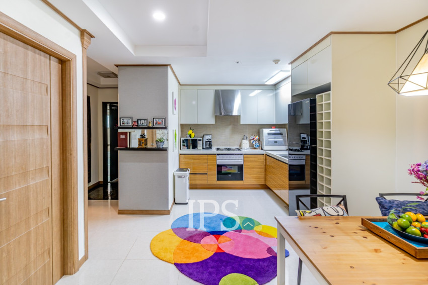 1 Bedroom Condo For Rent - De Castle Royal, BKK1, Phnom Penh