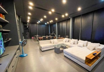 4 Bedroom Luxury Villa For Rent - Svay Dangkum, Siem Reap thumbnail