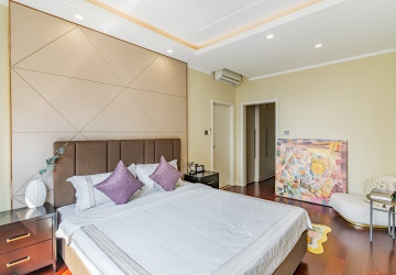 2 Bedroom Serviced Apartment For Rent - One Park, Srah Chork, Phnom Penh thumbnail
