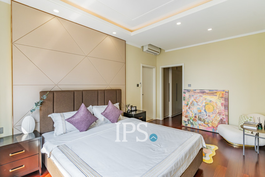 2 Bedroom Serviced Apartment For Rent - One Park, Srah Chork, Phnom Penh