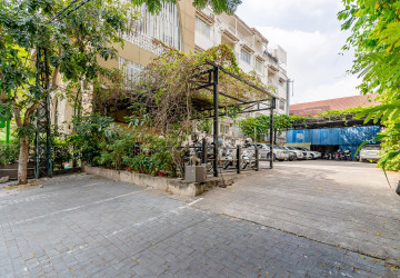 85 Sqm Office Space For Rent - Beoung Raing, Phnom Penh thumbnail
