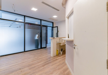 85 Sqm Office Space For Rent - Beoung Raing, Phnom Penh thumbnail