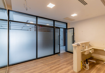 85 Sqm Office Space For Rent - Beoung Raing, Phnom Penh thumbnail