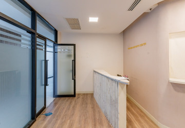 85 Sqm Office Space For Rent - Beoung Raing, Phnom Penh thumbnail