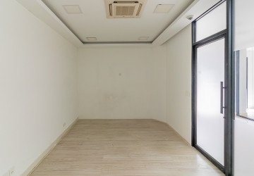 60 Sqm Office Space For Rent - Beoung Raing, Phnom Penh thumbnail