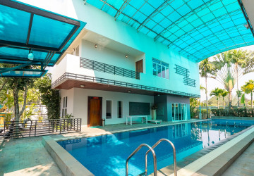 6 Bedroom Villa For Rent - Melbourne Residence, Sra Ngae, Siem Reap thumbnail