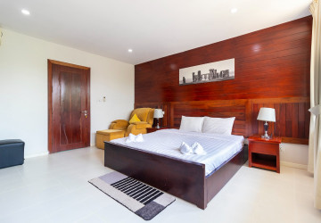 6 Bedroom Villa For Rent - Melbourne Residence, Sra Ngae, Siem Reap thumbnail