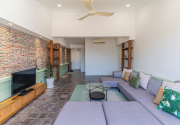 Renovated 3 Bedroom Apartment For Sale - Psar Chas, Phnom Penh thumbnail