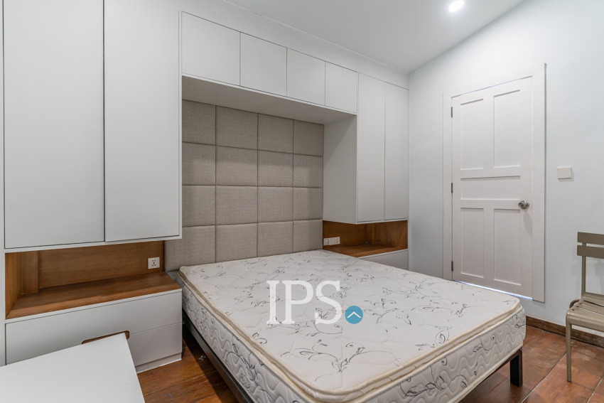 Renovated 3 Bedroom Apartment For Sale - Psar Chas, Phnom Penh