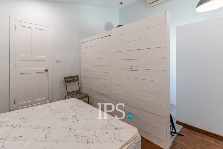 Renovated 3 Bedroom Apartment For Sale - Psar Chas, Phnom Penh