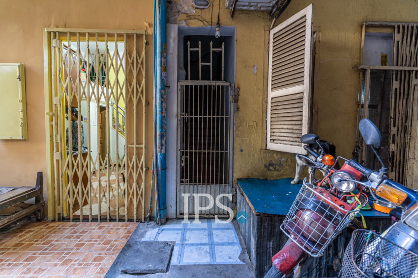 Renovated 3 Bedroom Apartment For Sale - Psar Chas, Phnom Penh