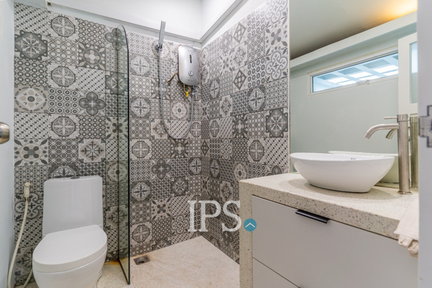 Renovated 3 Bedroom Apartment For Sale - Psar Chas, Phnom Penh