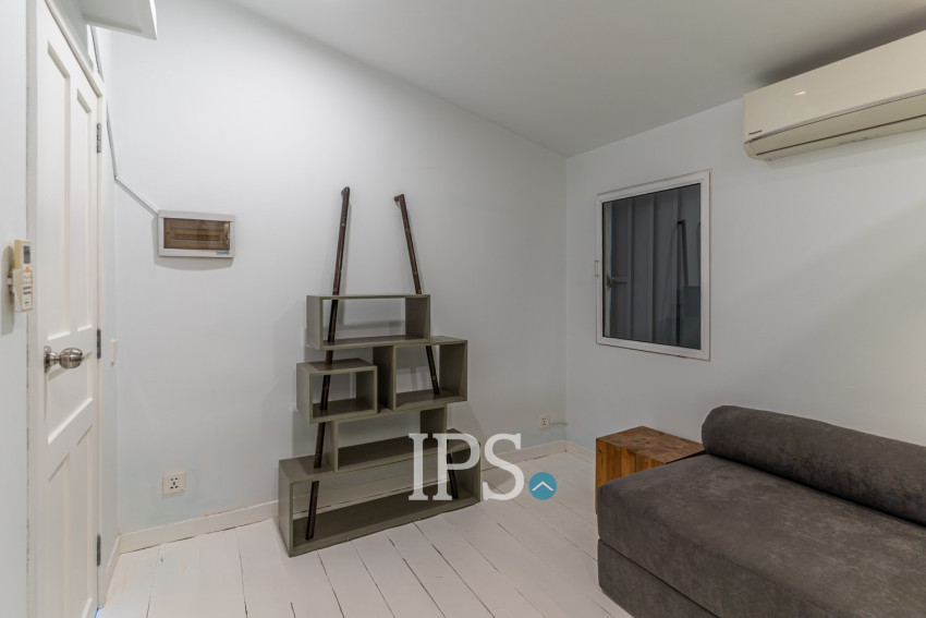 Renovated 3 Bedroom Apartment For Sale - Psar Chas, Phnom Penh