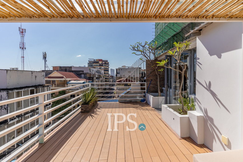 Renovated 3 Bedroom Apartment For Sale - Psar Chas, Phnom Penh