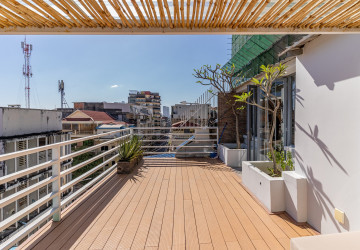 Renovated 3 Bedroom Apartment For Sale - Psar Chas, Phnom Penh thumbnail