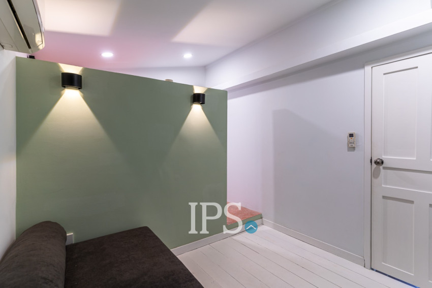 Renovated 3 Bedroom Apartment For Sale - Psar Chas, Phnom Penh