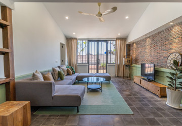Renovated 3 Bedroom Apartment For Sale - Psar Chas, Phnom Penh thumbnail
