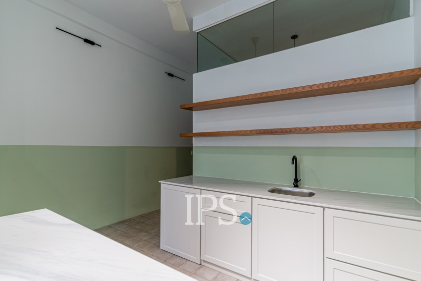 Renovated 3 Bedroom Apartment For Sale - Psar Chas, Phnom Penh