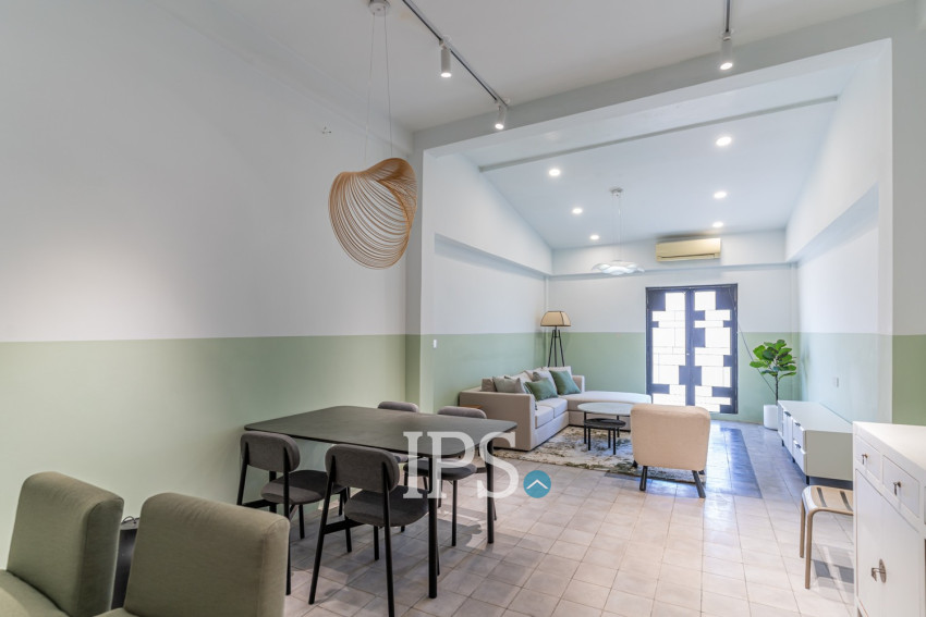Renovated 3 Bedroom Apartment For Sale - Psar Chas, Phnom Penh