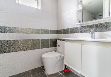 10th Floor 2 Bedroom Condo For Sale - L Residence, BKK3, Phnom Penh thumbnail