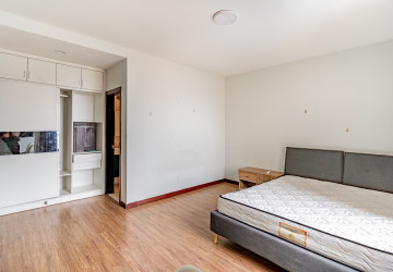 3 Bedroom Condo For Rent- Rose Condo, Tonle Bassac, Phnom Penh thumbnail