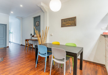 Renovated 2 Bedroom Apartment For Rent - Phsar Thmei 3, Phnom Penh thumbnail