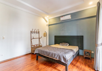 Renovated 2 Bedroom Apartment For Rent - Phsar Thmei 3, Phnom Penh thumbnail