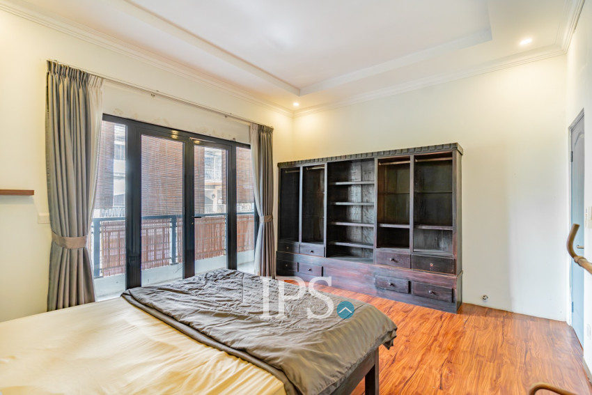 Renovated 2 Bedroom Apartment For Rent - Phsar Thmei 3, Phnom Penh