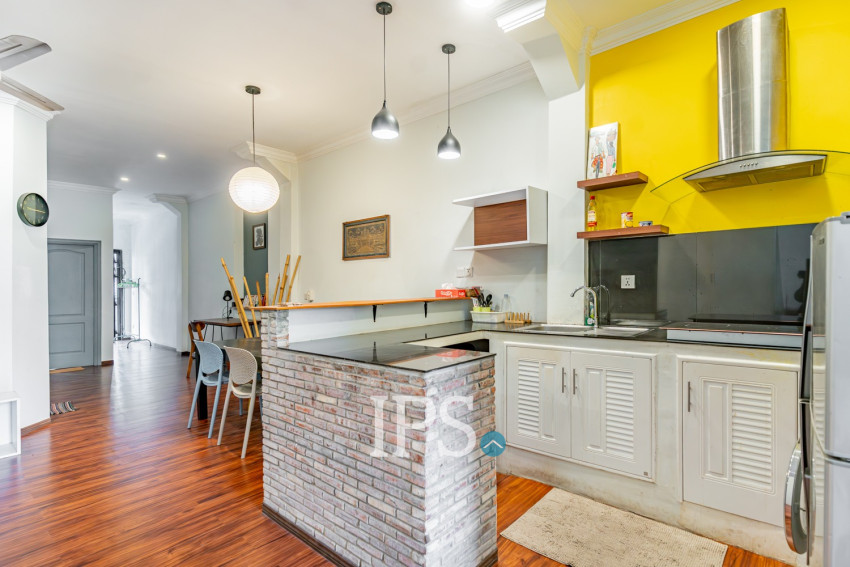 Renovated 2 Bedroom Apartment For Rent - Phsar Thmei 3, Phnom Penh