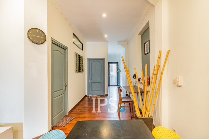 Renovated 2 Bedroom Apartment For Rent - Phsar Thmei 3, Phnom Penh