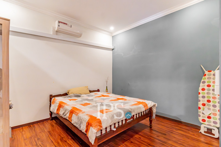 Renovated 2 Bedroom Apartment For Rent - Phsar Thmei 3, Phnom Penh