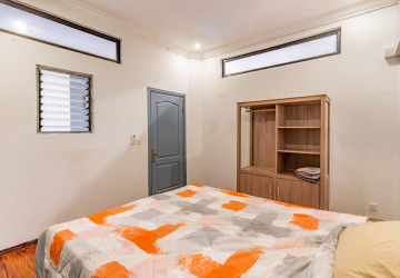 Renovated 2 Bedroom Apartment For Rent - Phsar Thmei 3, Phnom Penh thumbnail