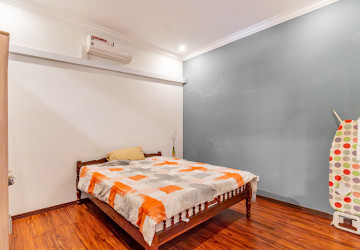 Renovated 2 Bedroom Apartment For Rent - Phsar Thmei 3, Phnom Penh thumbnail
