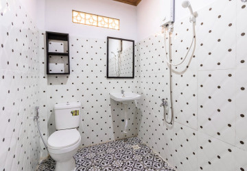 2 Bedroom House For Rent - Sangkat Siem Reap, Siem Reap thumbnail