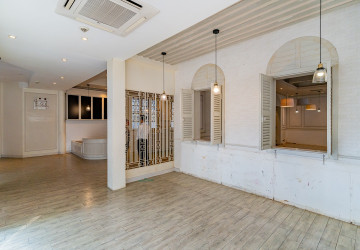 528 Sqm Commercial Villa For Rent - Daun Penh, Phnom Penh thumbnail