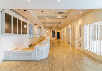 528 Sqm Commercial Villa For Rent - Daun Penh, Phnom Penh thumbnail