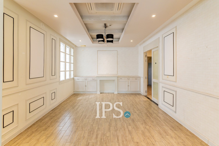 528 Sqm Commercial Villa For Rent - Daun Penh, Phnom Penh